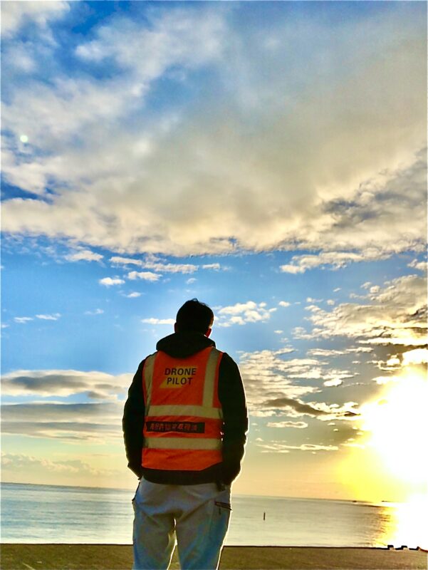 空撮・各種調査・散布まで、昼夜問わない安全な空の業務を提供します。